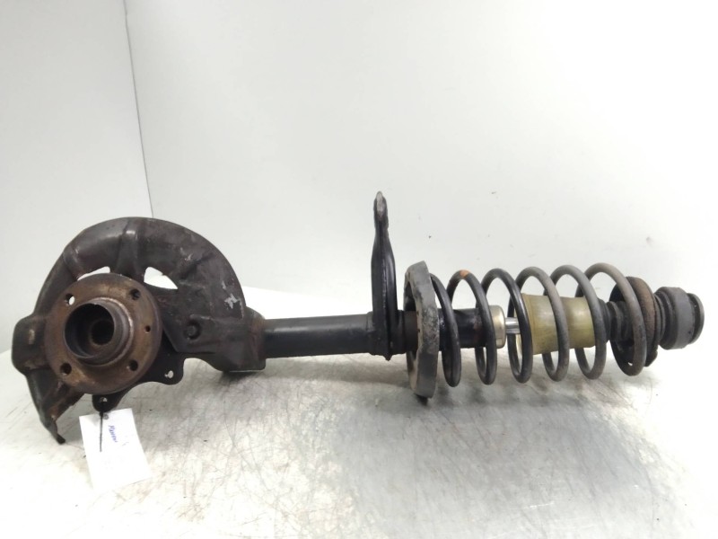 Recambio de mangueta delantera izquierda para volkswagen passat (321/23/27/31) 1.8 referencia OEM IAM   