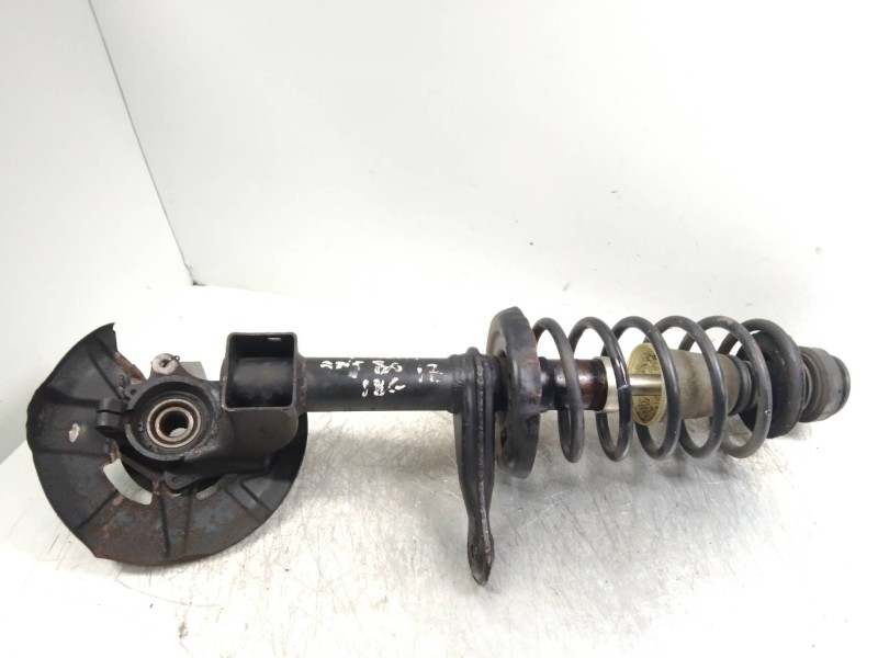 Recambio de mangueta delantera izquierda para volkswagen passat (321/23/27/31) 1.8 referencia OEM IAM   