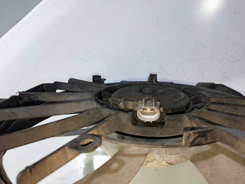 Recambio de electroventilador para toyota yaris connect referencia OEM IAM 4227500493  