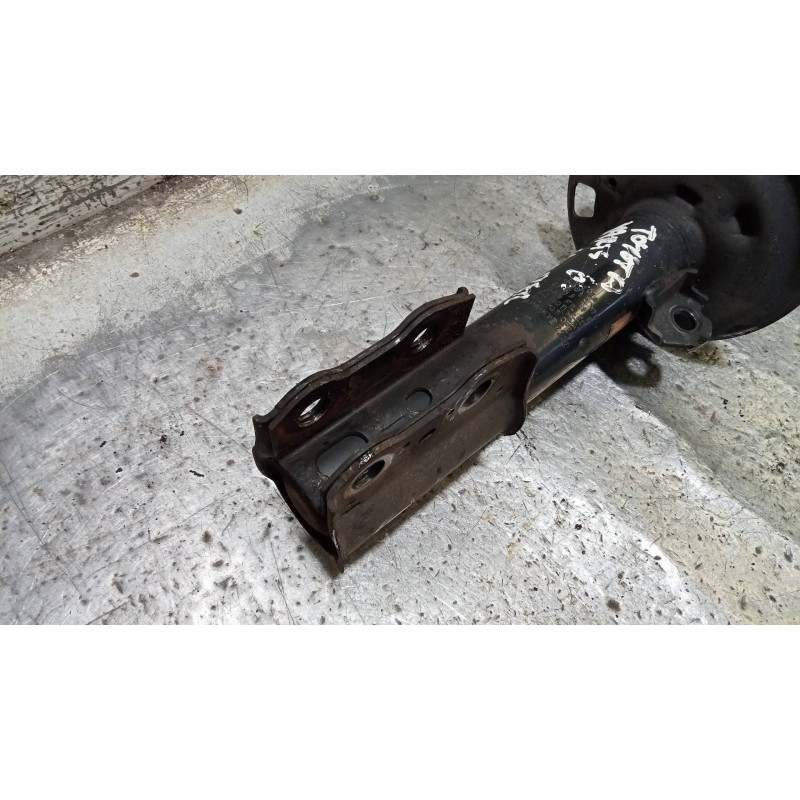 Recambio de amortiguador delantero derecho para toyota yaris (ksp9/scp9/nlp9) básico referencia OEM IAM 485100D170  
