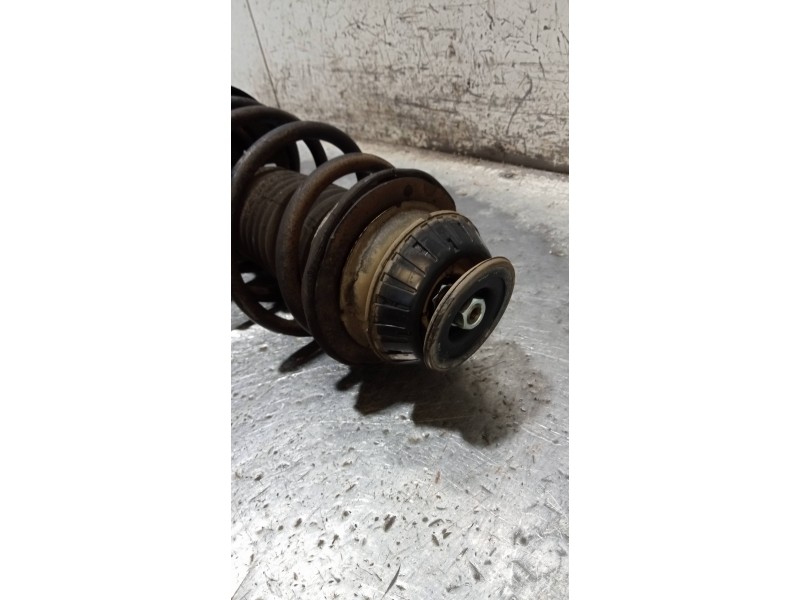 Recambio de amortiguador delantero derecho para toyota yaris (ksp9/scp9/nlp9) básico referencia OEM IAM 485100D170  