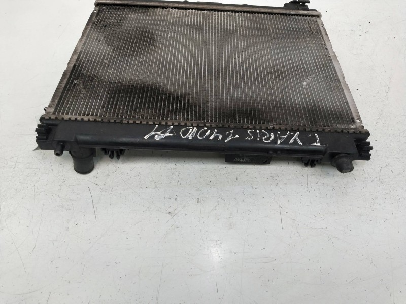 Recambio de radiador agua para toyota yaris connect referencia OEM IAM 4221333851  