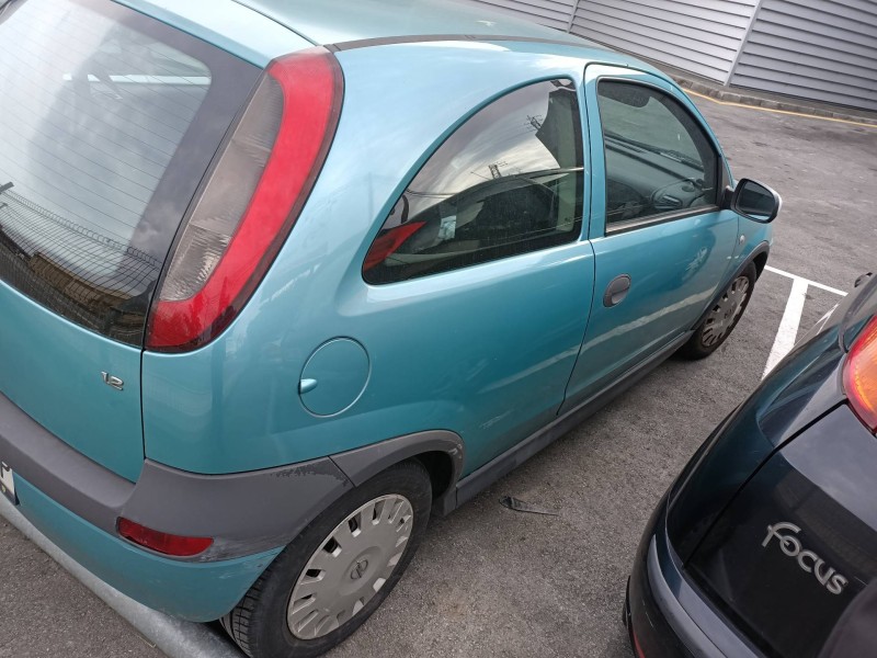 opel corsa c del año 2003