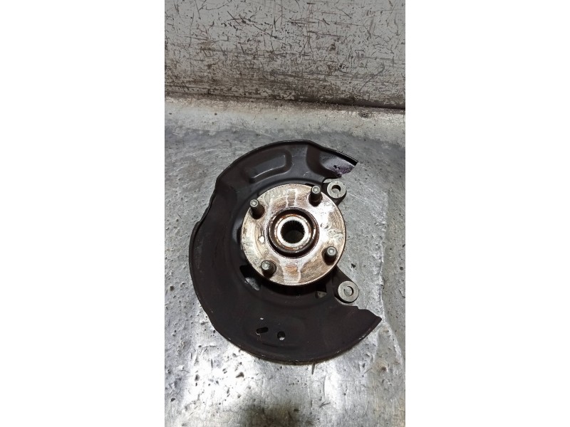 Recambio de mangueta delantera derecha para toyota yaris (ksp9/scp9/nlp9) básico referencia OEM IAM   