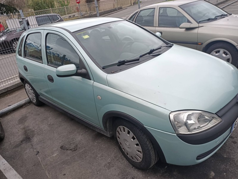 opel corsa c del año 2001