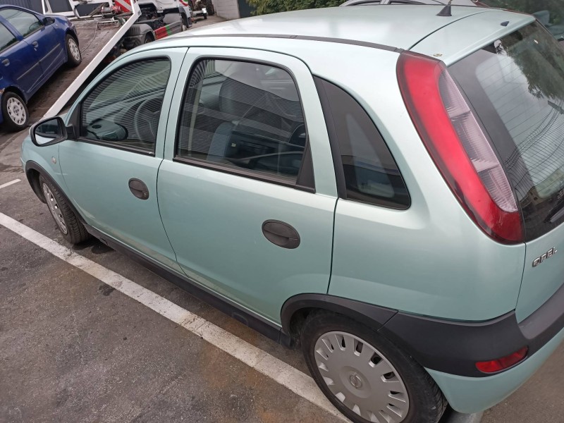 opel corsa c del año 2001