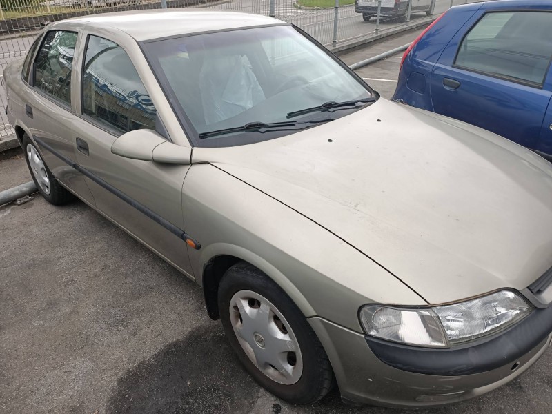 opel vectra b berlina del año 1998