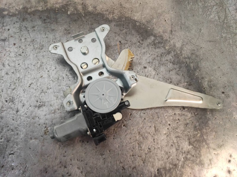 Recambio de elevalunas trasero derecho para suzuki sx4 rw (ey) gl referencia OEM IAM 2621004050 8353079J00 