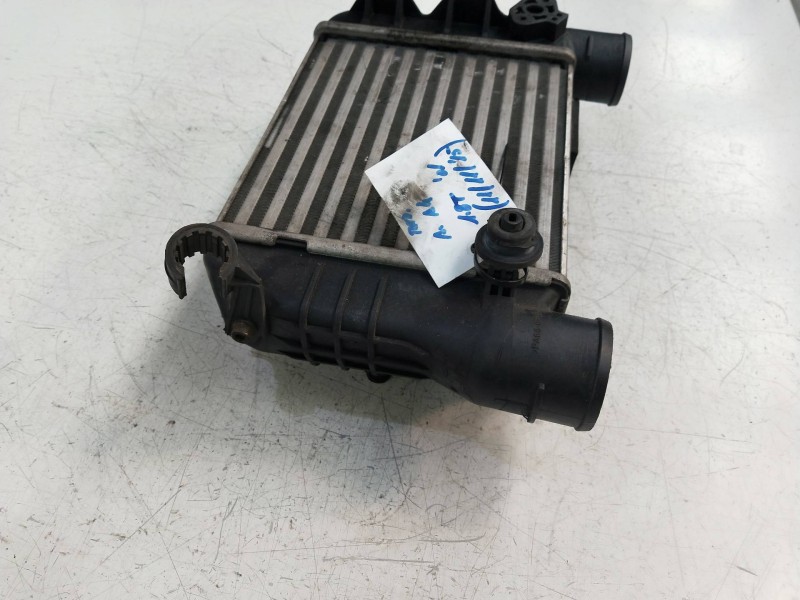 Recambio de intercooler para audi a4 berlina (8e) 1.8 20v turbo referencia OEM IAM 8E0145805  