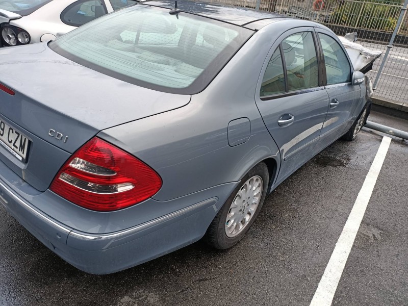 mercedes clase e (w211) berlina del año 2004