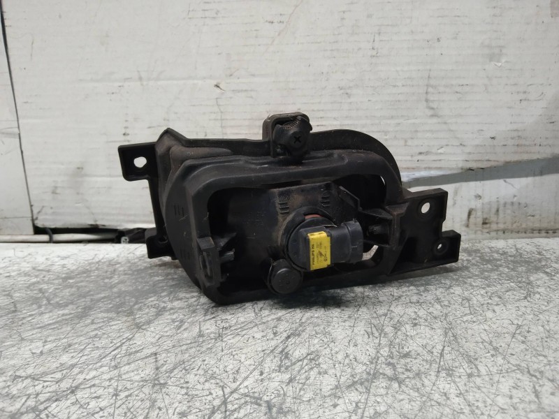 Recambio de faro antiniebla izquierdo para kia carnival ii 2.9 crdi lx referencia OEM IAM   