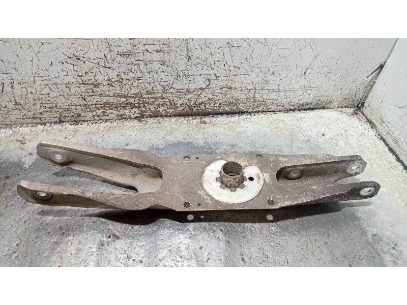 Recambio de brazo suspension inferior trasero derecho para mercedes clase gla (w156) gla 200 cdi (156.908) referencia OEM IAM   