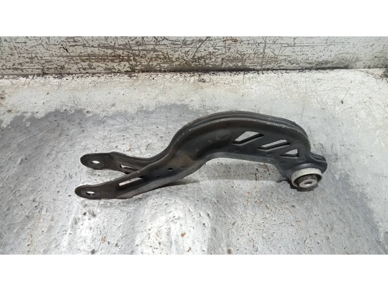 Recambio de brazo suspension superior trasero izquierdo para mercedes clase gla (w156) gla 200 cdi (156.908) referencia OEM IAM 