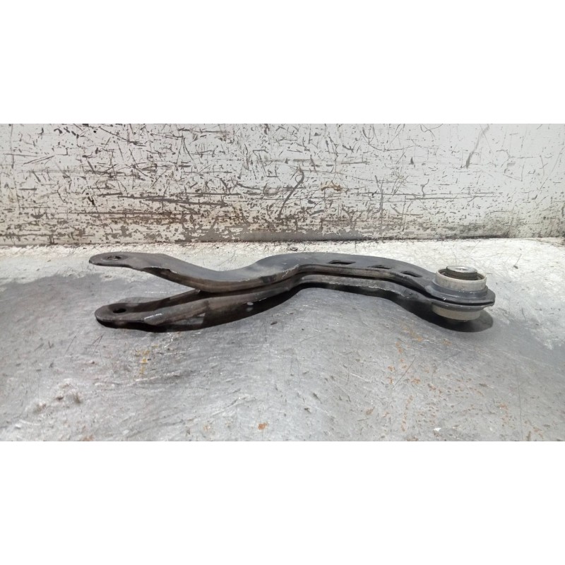 Recambio de brazo suspension superior trasero izquierdo para mercedes clase gla (w156) gla 200 cdi (156.908) referencia OEM IAM 