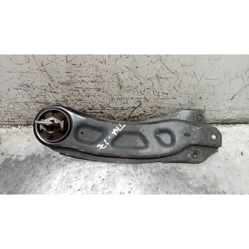 Recambio de brazo suspension superior trasero izquierdo para mercedes clase gla (w156) gla 200 cdi (156.908) referencia OEM IAM 