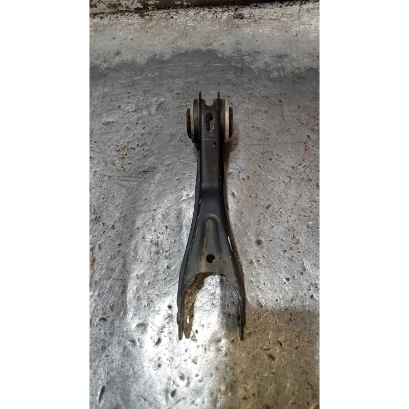 Recambio de brazo suspension superior trasero izquierdo para mercedes clase gla (w156) gla 200 cdi (156.908) referencia OEM IAM 