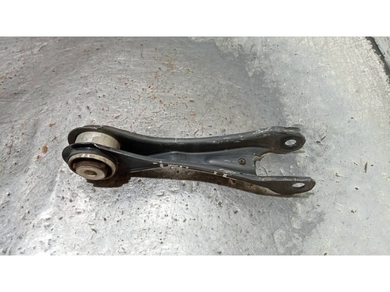 Recambio de brazo suspension superior trasero izquierdo para mercedes clase gla (w156) gla 200 cdi (156.908) referencia OEM IAM 