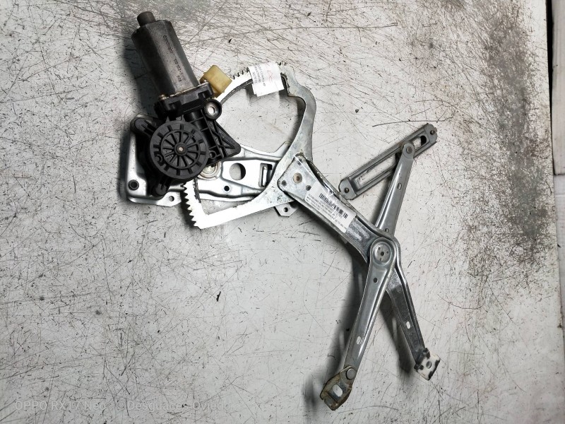 Recambio de elevalunas delantero derecho para mercedes clase c (w202) berlina 250 td (202.128) referencia OEM IAM 0130821709 W20