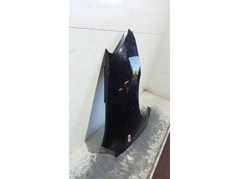 Recambio de aleta delantera derecha para kia carens (un) emotion referencia OEM IAM   