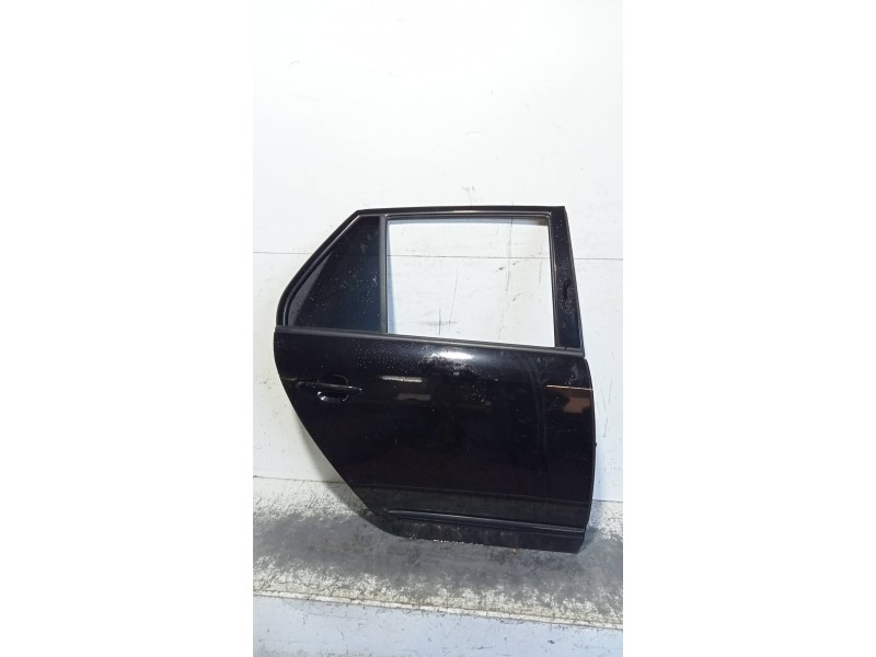 Recambio de puerta trasera derecha para kia carens (un) emotion referencia OEM IAM   5P