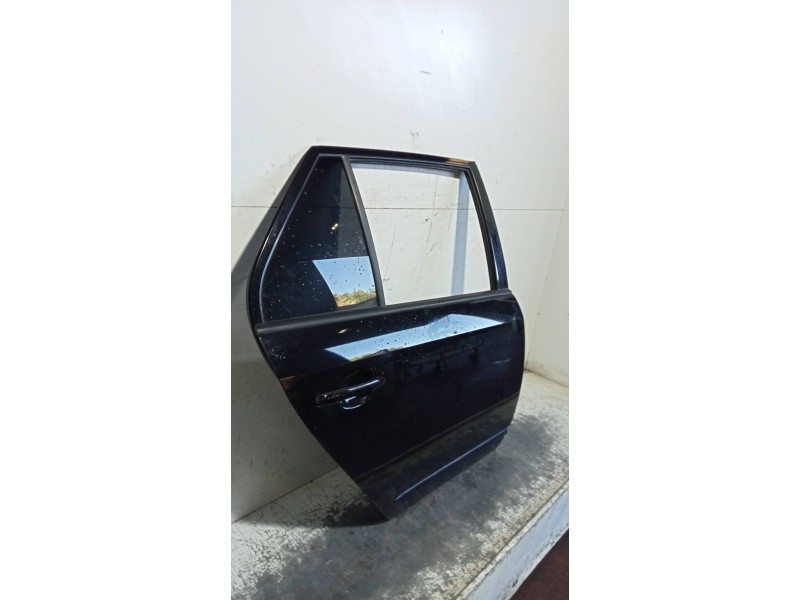 Recambio de puerta trasera derecha para kia carens (un) emotion referencia OEM IAM   5P