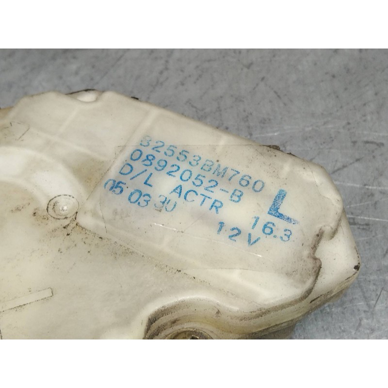 Recambio de motor cierre centralizado trasero izquierdo para nissan almera (n16/e) acenta referencia OEM IAM 82553BM760 0892052B