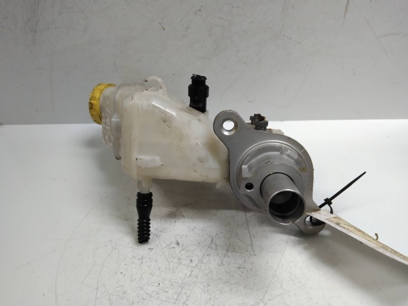 Recambio de bomba freno para fiat grande punto (199) 1.3 16v jtd cat referencia OEM IAM 204Y21768  