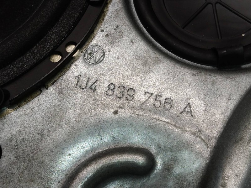 Recambio de elevalunas trasero derecho para volkswagen golf iv berlina (1j1) básico referencia OEM IAM 1J4839756A 1J4839730C 5P