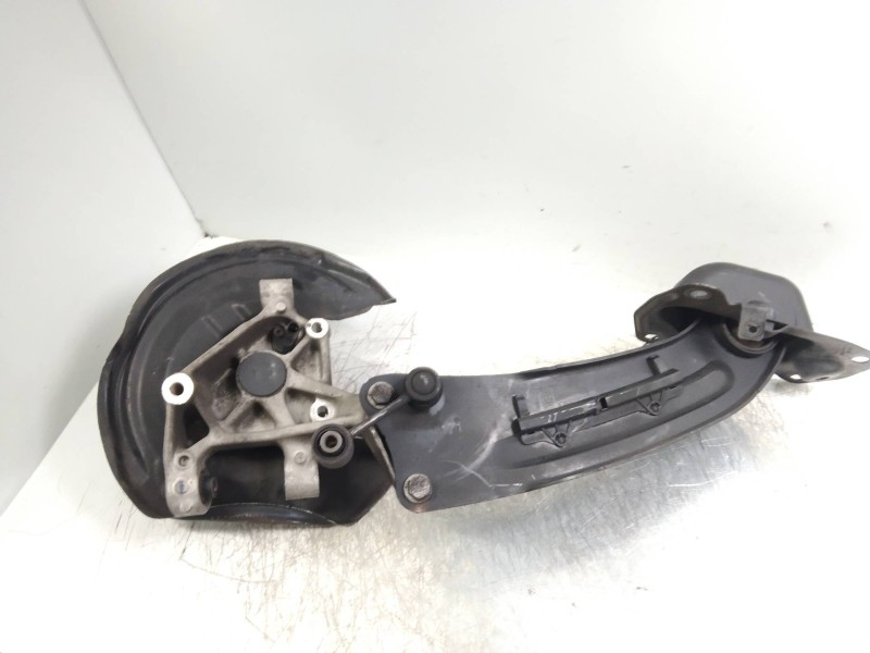 Recambio de mangueta delantera izquierda para volkswagen passat berlina (3c2) 2.0 tdi referencia OEM IAM   