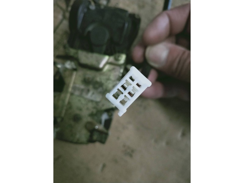 Recambio de motor cierre centralizado trasero izquierdo para mazda 323 berlina f/s (bj) 1.9 f sportive referencia OEM IAM   5P