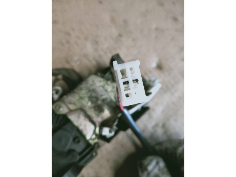 Recambio de motor cierre centralizado delantero derecho para mazda 323 berlina f/s (bj) 1.9 f sportive referencia OEM IAM   5P