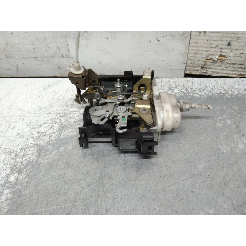 Recambio de motor cierre centralizado delantero izquierdo para audi a4 berlina (b5) 1.9 tdi quattro referencia OEM IAM 8D1837015