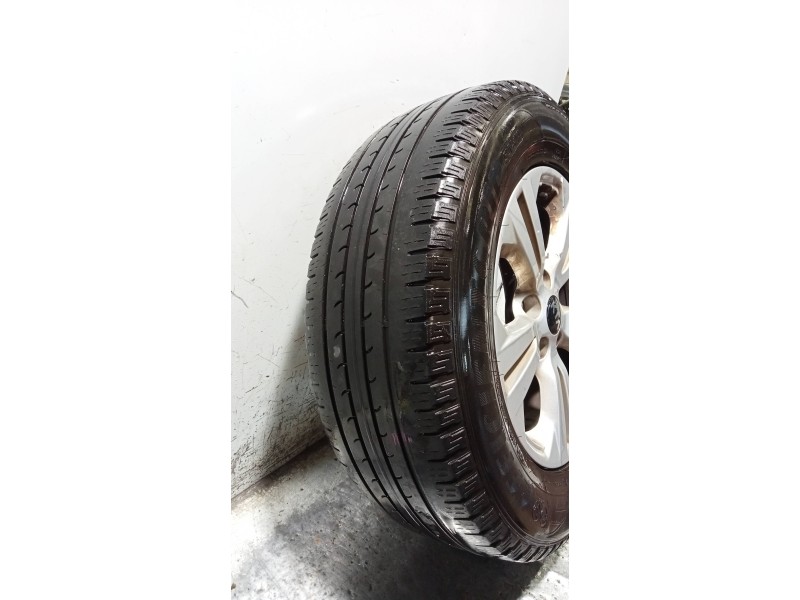 Recambio de juego llantas para kia sportage business 2wd referencia OEM IAM  CUBIERTAS 215/70/16