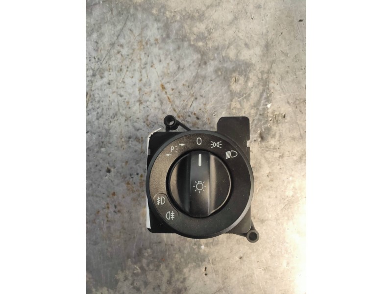Recambio de mando luces para mercedes sprinterii caja cerrada (desde 01.06) 216 (906.613) referencia OEM IAM A9065450704  