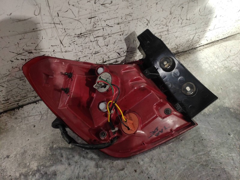 Recambio de piloto trasero derecho para kia rio (yb) attract referencia OEM IAM   