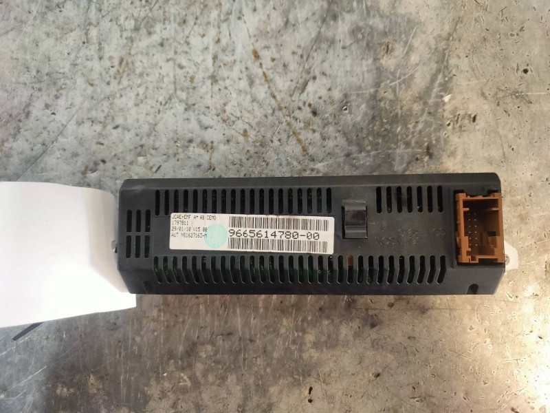 Recambio de pantalla multifuncion para citroen c4 berlina lx referencia OEM IAM 9665614780 1797811 