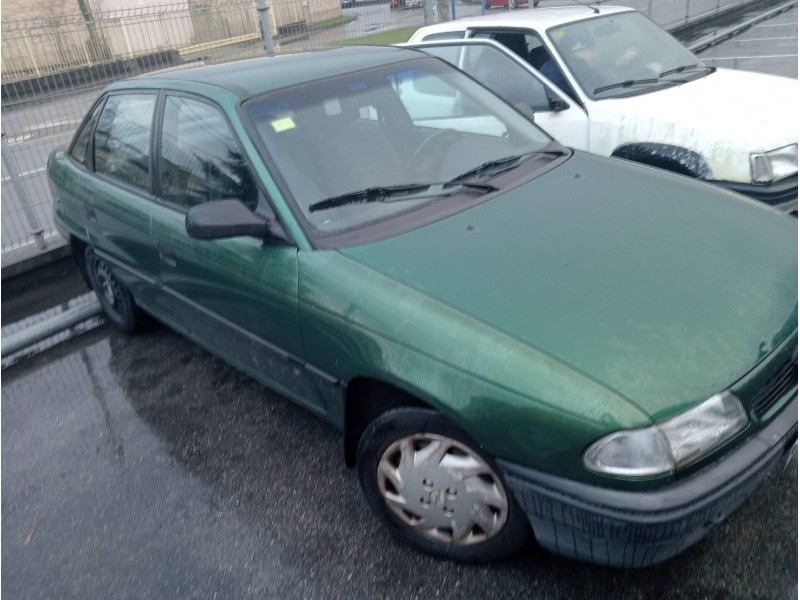 opel astra f berlina del año 1996