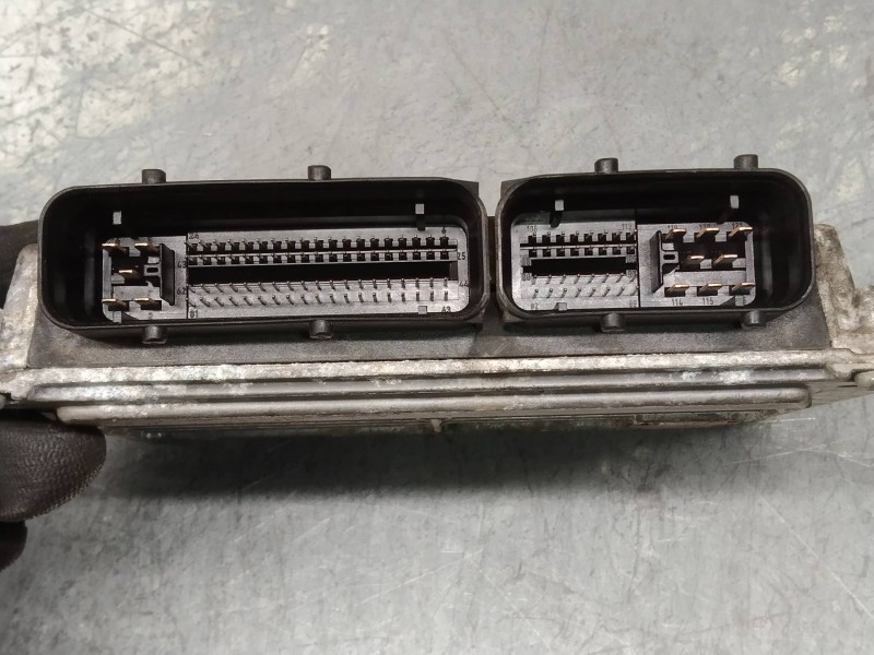 Recambio de centralita motor uce para seat ibiza (6k1) signo referencia OEM IAM 5WP4003904 06A906033K SIMOS33A