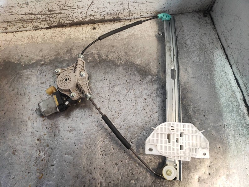 Recambio de elevalunas delantero derecho para kia rio (yb) attract referencia OEM IAM 82460H8000  