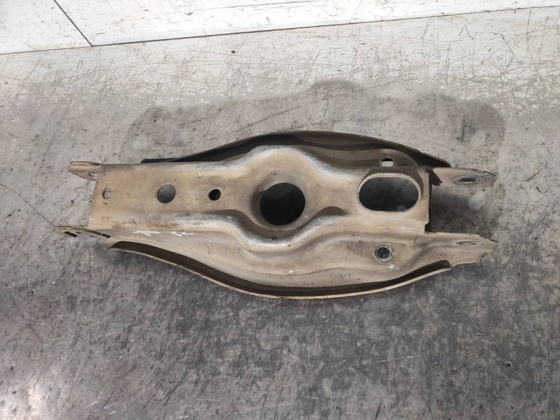 Recambio de brazo suspension superior trasero izquierdo para bmw x1 (e84) xdrive 23d referencia OEM IAM   