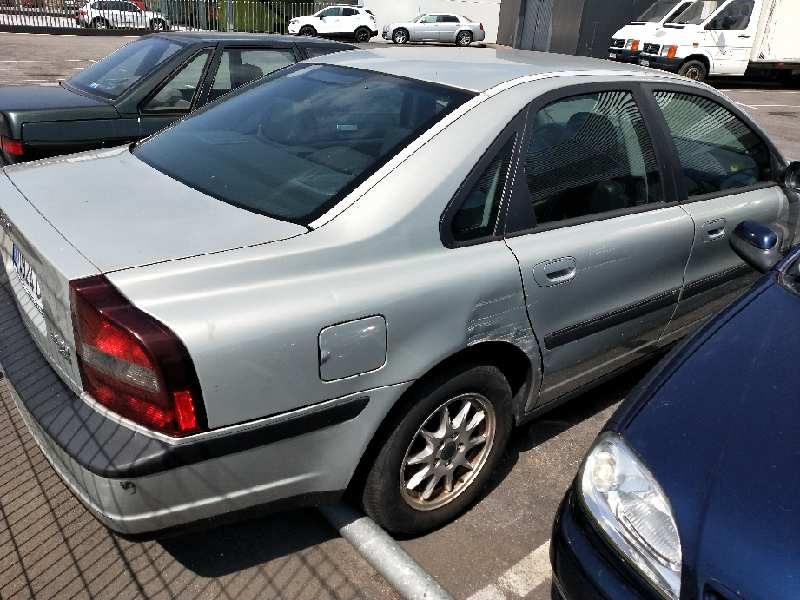 volvo s80 berlina del año 1999