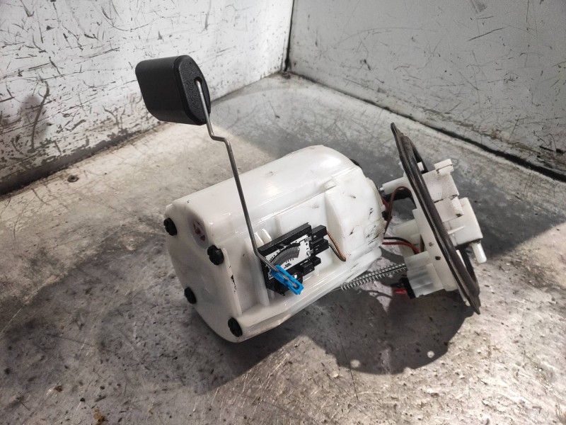 Recambio de bomba combustible para kia rio (yb) attract referencia OEM IAM 31110H8100 1000G54490 