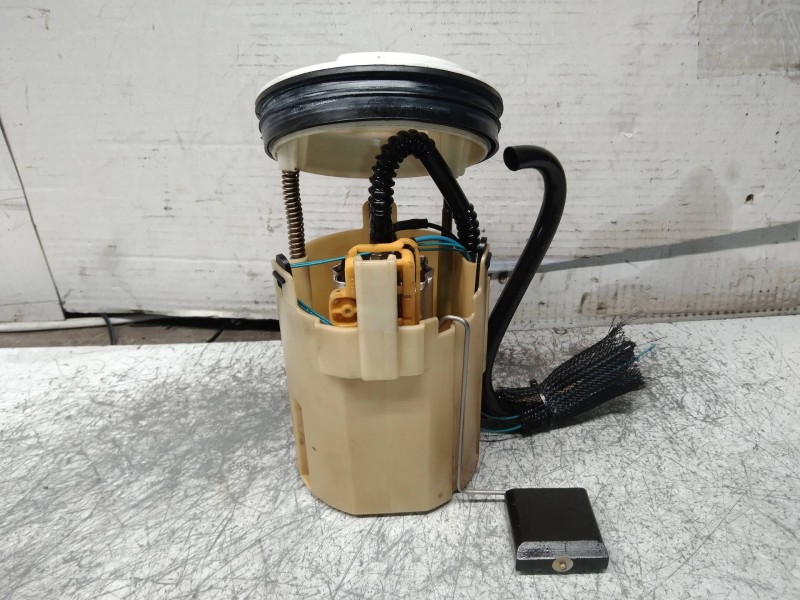 Recambio de bomba combustible para mercedes clase c (w203) familiar 2.2 cdi cat referencia OEM IAM 0580303031 A2034703394 