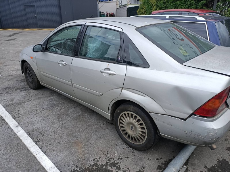 ford focus berlina (cak) del año 2003
