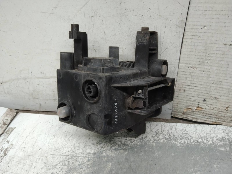 Recambio de faro antiniebla derecho para opel zafira b 1.8 16v referencia OEM IAM   