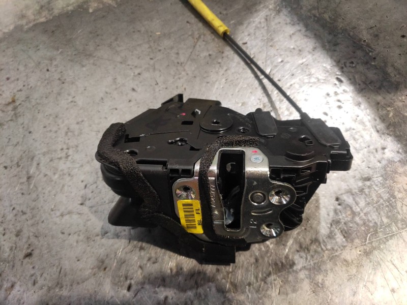 Recambio de motor cierre centralizado delantero izquierdo para kia rio (yb) attract referencia OEM IAM 813A0H8040  