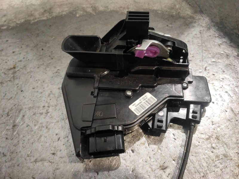 Recambio de motor cierre centralizado delantero izquierdo para kia rio (yb) attract referencia OEM IAM 813A0H8040  