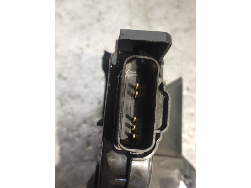 Recambio de motor cierre centralizado delantero izquierdo para kia rio (yb) attract referencia OEM IAM 813A0H8040  