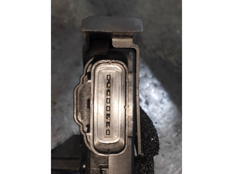 Recambio de motor cierre centralizado trasero derecho para kia rio (yb) attract referencia OEM IAM 814B0H8010  