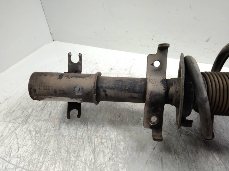 Recambio de amortiguador delantero izquierdo para renault laguna ii (bg0) 1.6 referencia OEM IAM    Recambio de amortiguador delantero izquierdo para renault laguna ii (bg0) 1.6 referencia OEM IAM